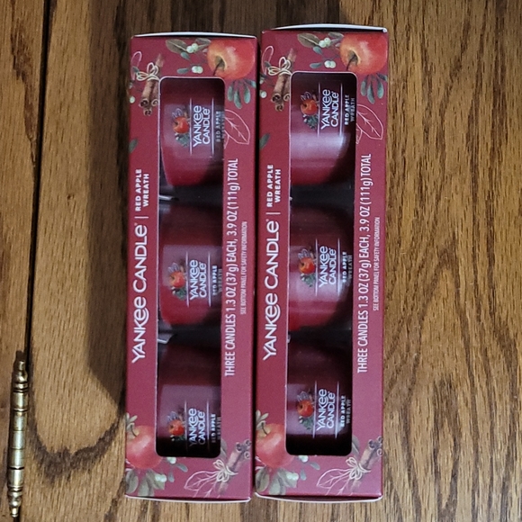 Yankee Candle Other - BNWT YANKEE CANDLE RED APPLE WREATH MINI CANDLE SETS